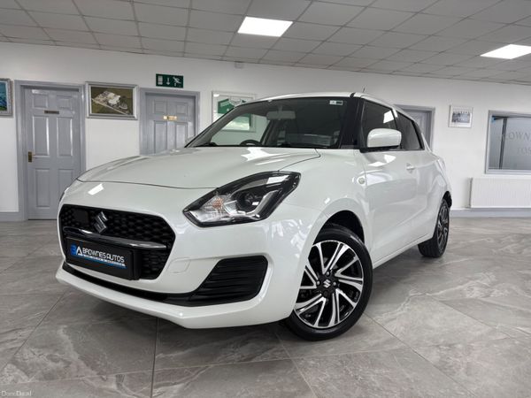 Suzuki Swift Hatchback, Petrol, 2023, White