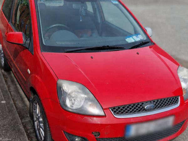 Ford Fiesta Hatchback, Petrol, 2007, Red