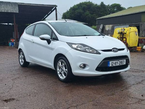 Ford Fiesta Hatchback, Petrol, 2012, White