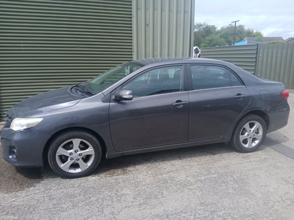 Toyota Corolla Saloon, Diesel, 2012, Grey