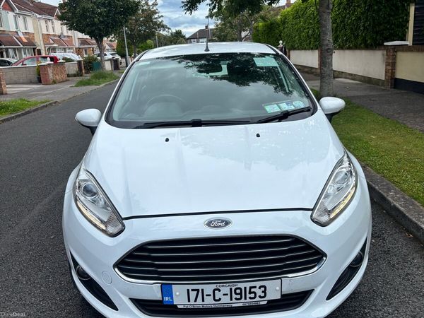 Ford Fiesta Hatchback, Petrol, 2017, White