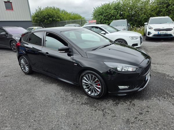 Ford Focus Hatchback, Petrol, 2018, Black