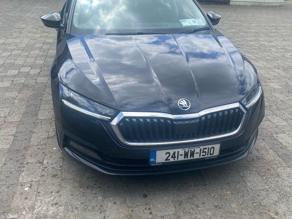 Skoda Octavia Saloon, Diesel, 2024, Black