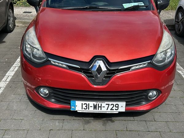Renault Clio Hatchback, Petrol, 2013, Red