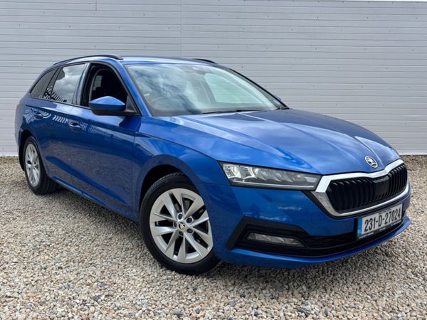 Skoda Octavia Estate, Diesel, 2023, Blue