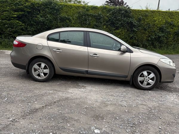 Renault Fluence Saloon, Diesel, 2011, Gold