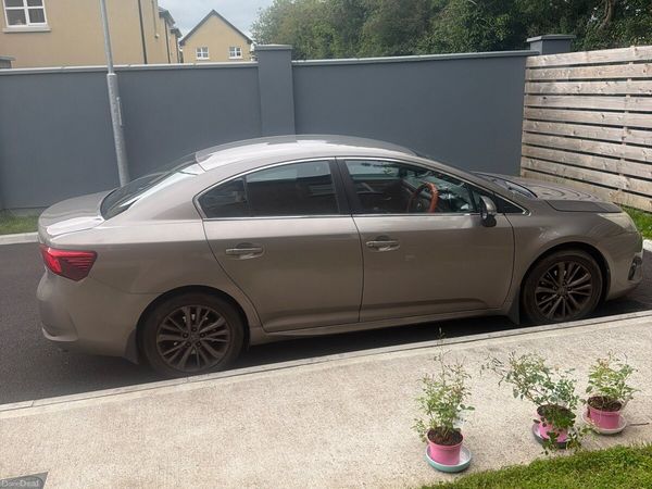 Toyota Avensis Saloon, Diesel, 2015, Bronze