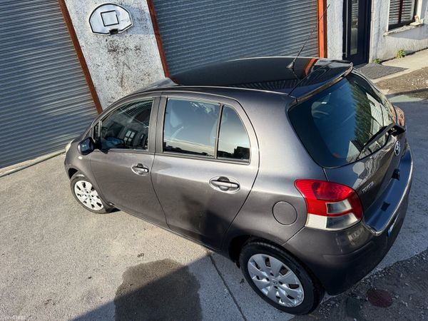 Toyota Yaris Hatchback, Petrol, 2010, Grey