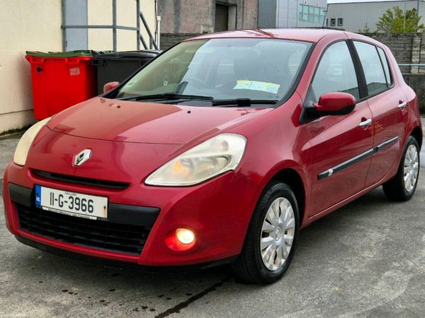 Renault Clio Hatchback, Ethanol Petrol, 2011, Red