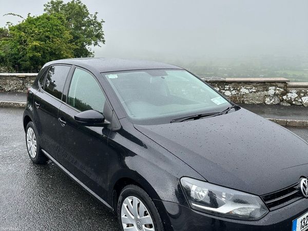 Volkswagen Polo Hatchback, Petrol, 2013, Black