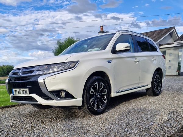 Mitsubishi Outlander SUV, Petrol Plug-in Hybrid, 2016, White