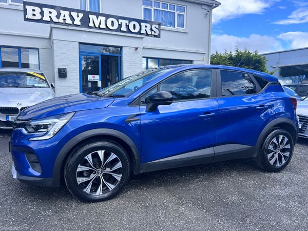 Renault Captur Hatchback, Petrol, 2023, Blue