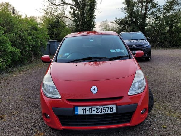 Renault Clio Hatchback, Ethanol Petrol, 2011, Red