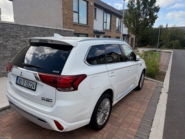 Mitsubishi Outlander SUV, Petrol Plug-in Hybrid, 2018, White