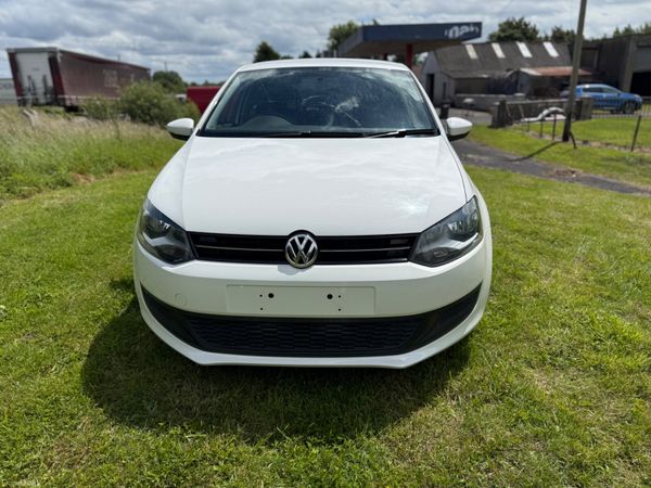 Volkswagen Polo Hatchback, Petrol, 2013, White