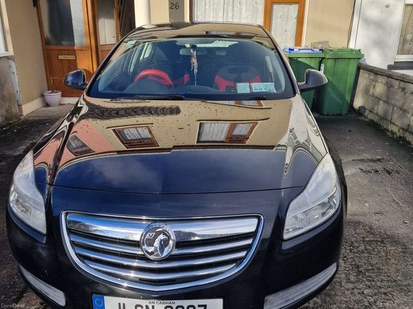 Vauxhall Insignia Hatchback, Diesel, 2011, Black