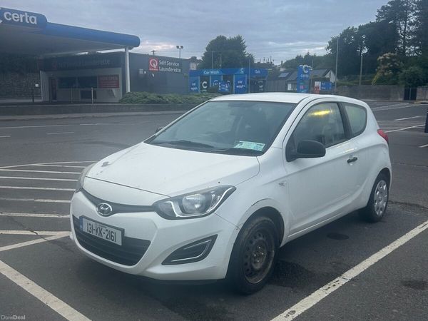 Hyundai i20 Hatchback, Petrol, 2013, White