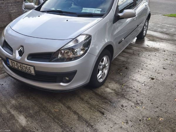 Renault Clio Hatchback, Petrol, 2007, Silver