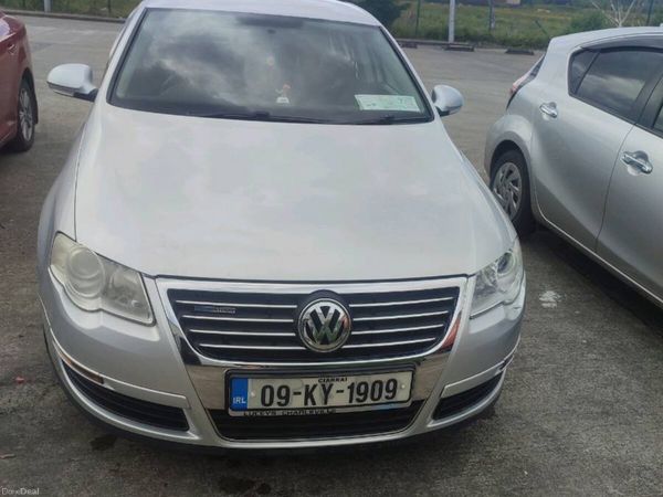 Volkswagen Passat Saloon, Diesel, 2009, Silver