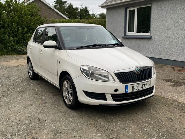 Skoda Fabia Hatchback, Diesel, 2011, White
