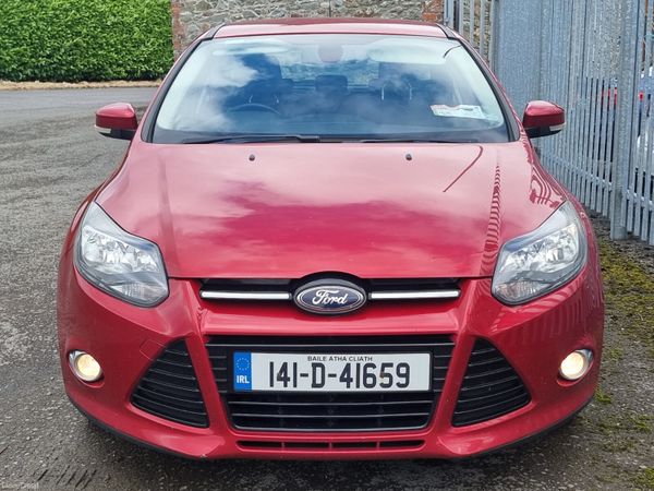 Ford Focus Hatchback, Diesel, 2014, Red