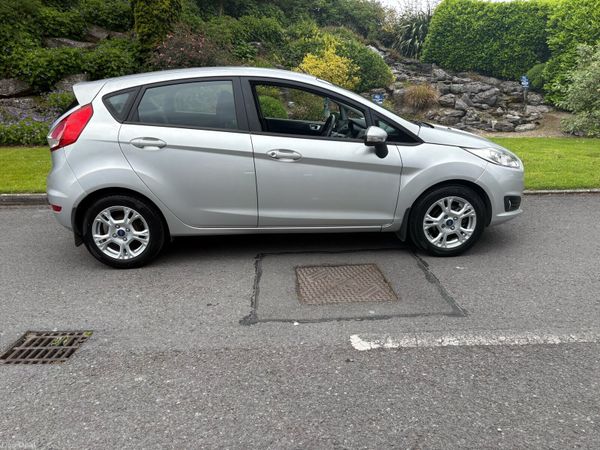 Ford Fiesta Hatchback, Petrol, 2016, Silver