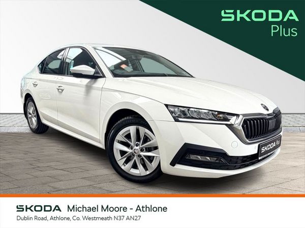 Skoda Octavia Saloon, Diesel, 2024, White