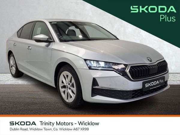 Skoda Octavia Saloon, Petrol, 2025, Silver