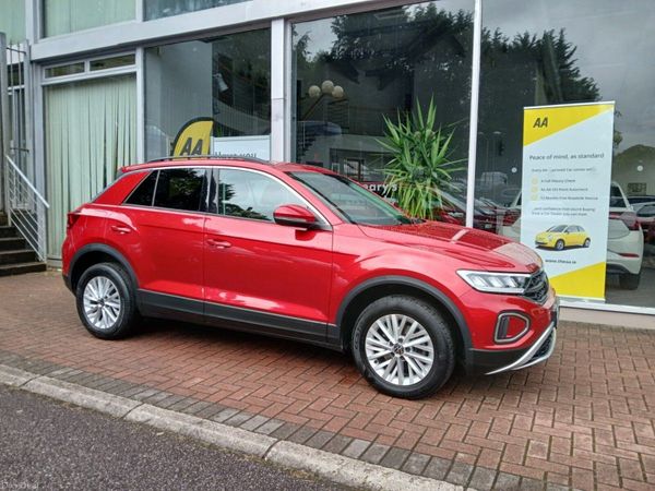 Volkswagen T-Roc SUV, Petrol, 2023, Red