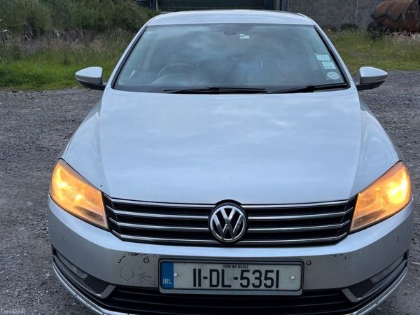 Volkswagen Passat Saloon, Diesel, 2011, Silver
