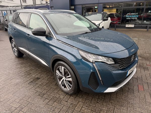 Peugeot 5008 MPV, Diesel, 2022, Blue