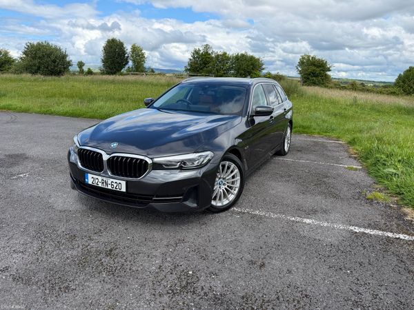 BMW 5-Series Estate, Petrol Hybrid, 2021, Grey