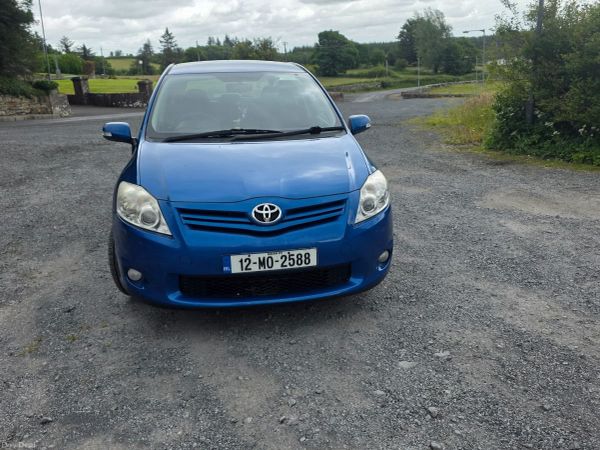 Toyota Auris Hatchback, Petrol, 2012, Blue