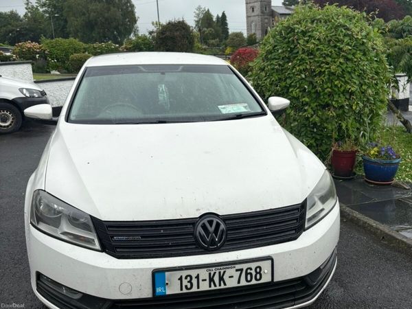 Volkswagen Passat Saloon, Diesel, 2013, White