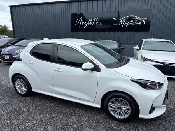 Toyota Yaris Hatchback, Petrol, 2021, White