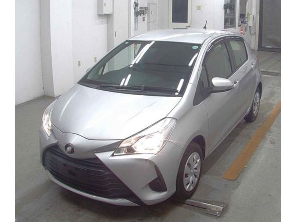 Toyota Vitz Hatchback, Petrol, 2017, Silver