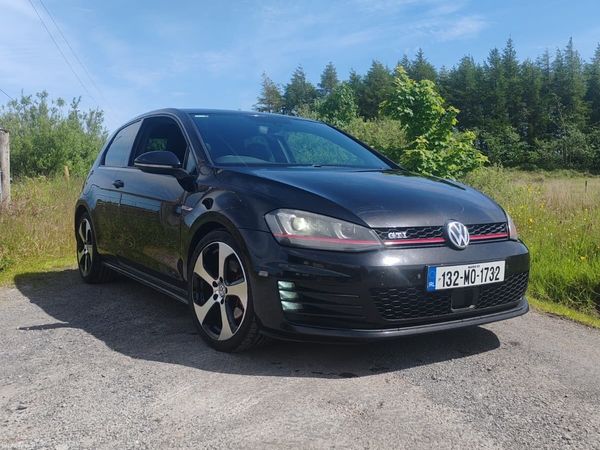 Volkswagen Golf Hatchback, Petrol, 2013, Black
