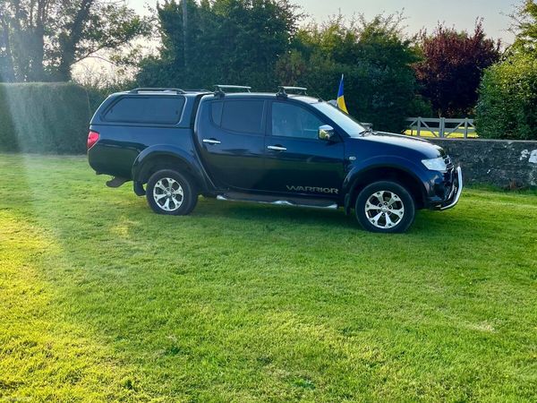 Mitsubishi L200 Crew Cab, Diesel, 2014, Blue