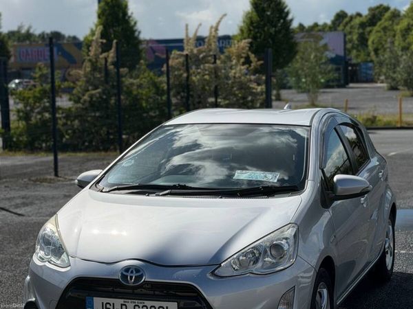 Toyota Aqua Hatchback, Petrol Hybrid, 2016, Silver