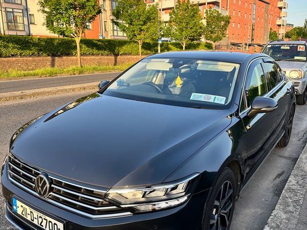 Volkswagen Passat Saloon, Diesel, 2021, Grey
