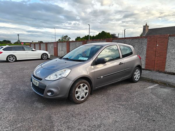 Renault Clio Hatchback, Ethanol Petrol, 2012, Grey