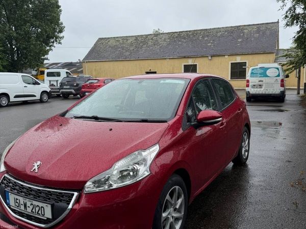 Peugeot 208 Hatchback, Diesel, 2015, Red