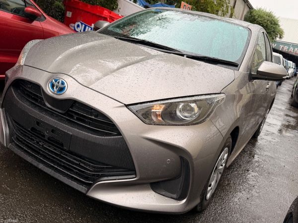 Toyota Yaris Hatchback, Petrol Hybrid, 2021, Brown