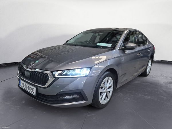 Skoda Octavia Hatchback, Diesel, 2023, Grey