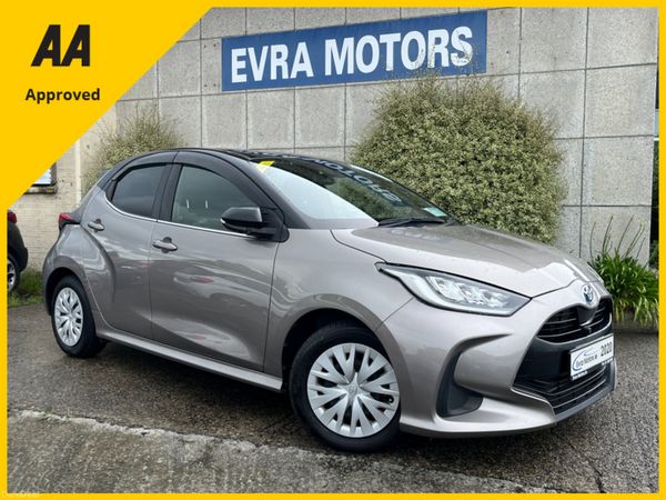 Toyota Yaris Hatchback, Petrol Hybrid, 2020, Grey