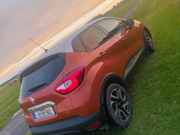 Renault Captur Hatchback, Diesel, 2014, Orange