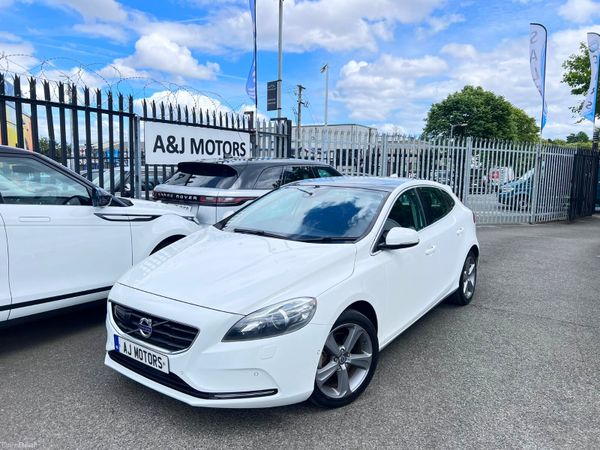 Volvo V40 Hatchback, Petrol, 2013, White