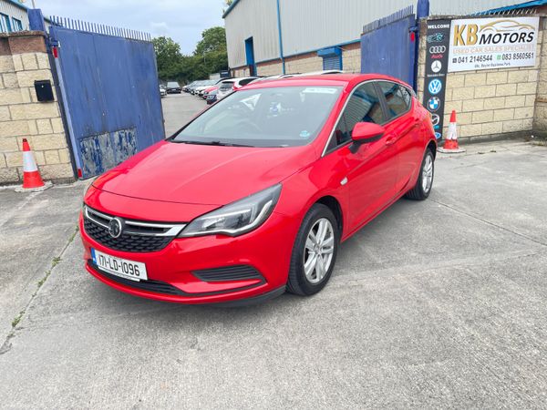 Vauxhall Astra Hatchback, Diesel, 2017, Red