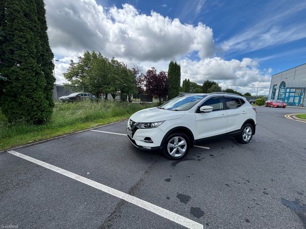 Nissan Qashqai MPV, Petrol, 2018, White
