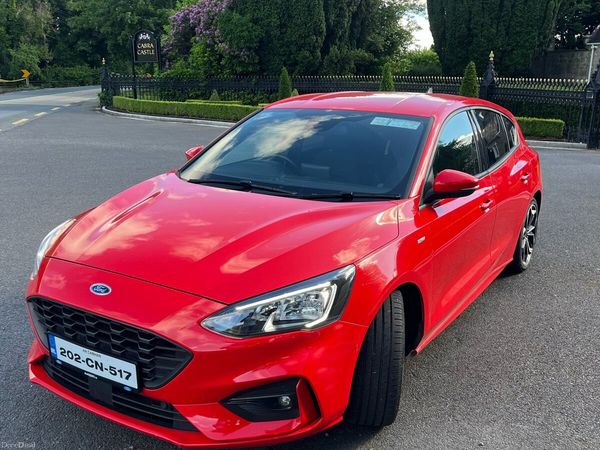 Ford Focus Hatchback, Diesel, 2020, Red